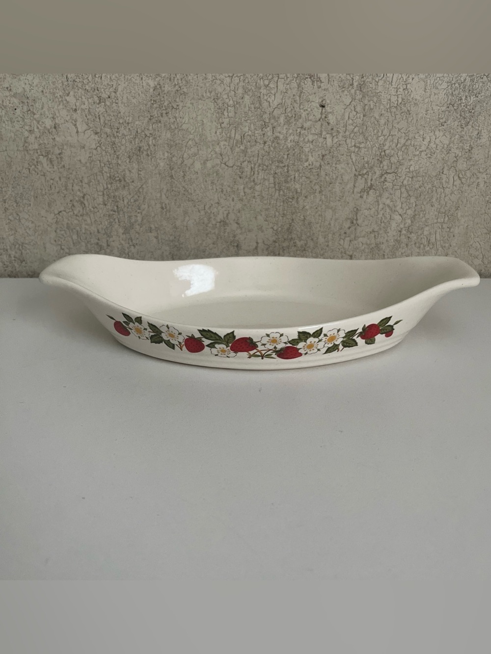 Sheffield Strawberries 'n Cream 10 1/2” Au Gratin Baking Stoneware Cottagecore